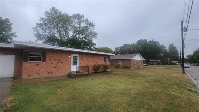 1004 W Lone Star Ave, Cleburne, TX 76033 - photo 5