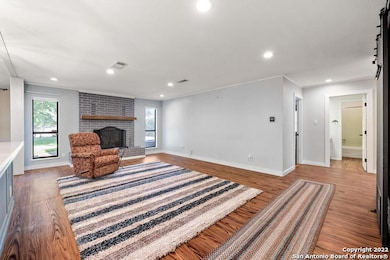 203 Crestwood Dr, Fredericksburg, TX 78624 - photo 5