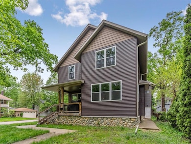 2002 5th Ave SE, Cedar Rapids, IA 52403 - photo 2