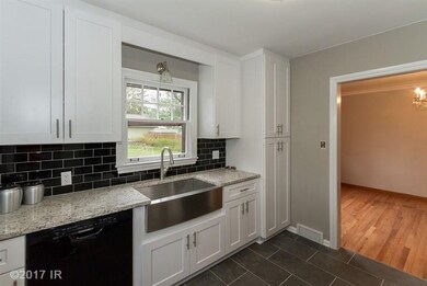 1602 37th St, Des Moines, IA 50310 - photo 6