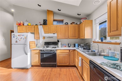 1470 James St, Bellingham, WA 98225 - photo 7