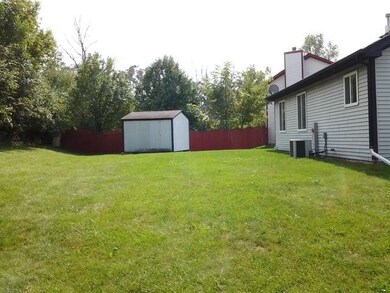 1906 Scott Cir, Carpentersville, IL 60110 - photo 3