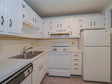 16 Vista Palm Ln unit 204, Vero Beach, FL 32962 - photo 2