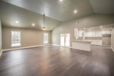 4104 Alava Dr, Fort Worth, TX 76133 - photo 6