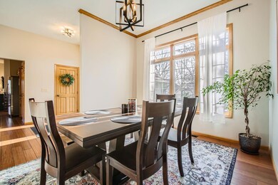 9416 Overlook Ct N - Web Quality - 007 - 12 Dining Room.jpg