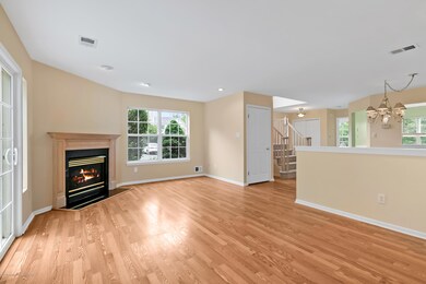 32 Oliver Ct 10 Freehold NJ-print-008-02