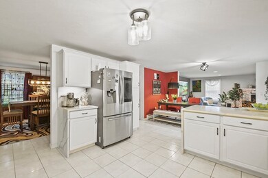 111 Johnny Appleseed Ln, Leominster, MA 01453 - photo 7