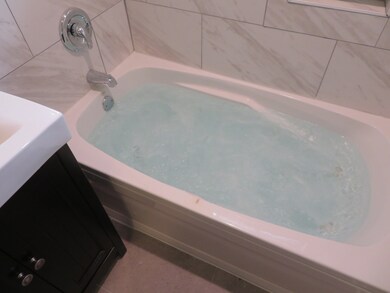 535 Orchard Ct, Des Plaines, IL 60016 - photo 2