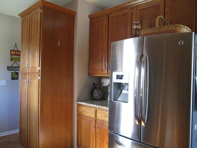 Kitchen Refrigerator & Pantry