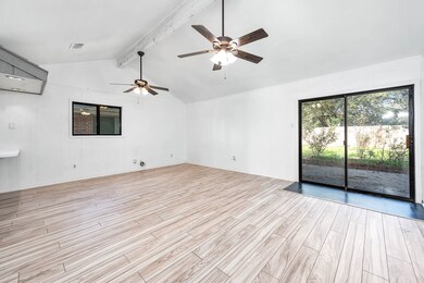 11323 Newton St, Houston, TX 77089 - photo 4