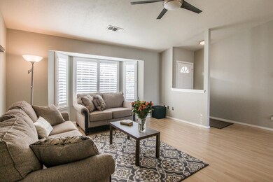 1 Living Room (2)