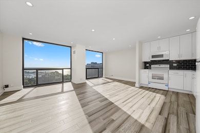 4343 N Clarendon Ave unit 2810, Chicago, IL 60613 - photo 4