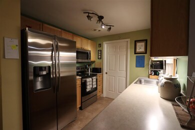 18 Crestview Cir unit 215, Londonderry, NH 03053 - photo 7