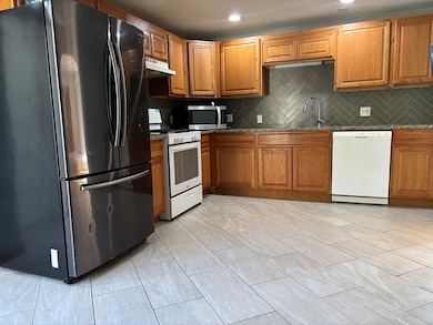 16 Wilson St unit B, Natick, MA 01760 - photo 2