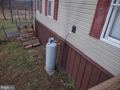 287 Hopwood Coolspring Rd, Hopwood, PA 15445 - photo 4