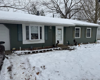 unlisted-address, Champaign, IL 61821 - photo 2