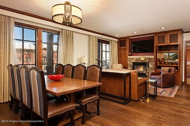 RitzCarltonUnit8209_WEB004