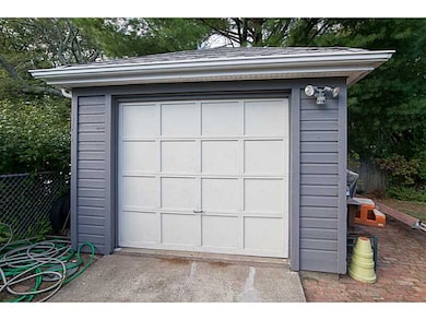Garage.