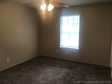 596 W 147th St S, Glenpool, OK 74033 - photo 4