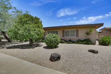 11002 W Topaz Dr, Sun City, AZ 85351 - photo 2