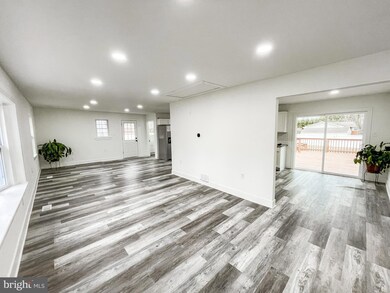 3 Center St, Saint Georges, DE 19733 - photo 4