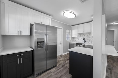 203 Dixie Place, Lakeland, FL 33801 - photo 4