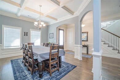 LARGE FORMAL DINING AND LARGE FOYER