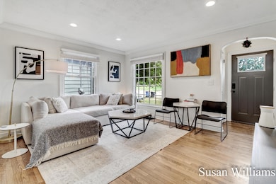 Susan Williams - 701 Fuller NE (35)-7