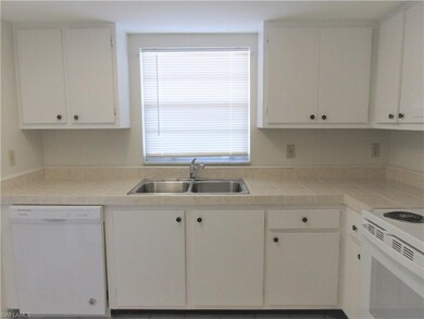 5419 Rattlesnake Hammock Rd unit 204F, Naples, FL 34113 - photo 2