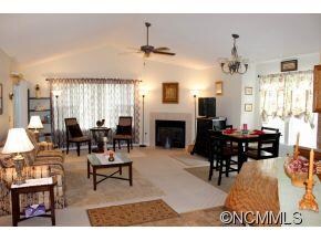 13 Gray Wolf Ln, Hendersonville, NC 28792 - photo 5