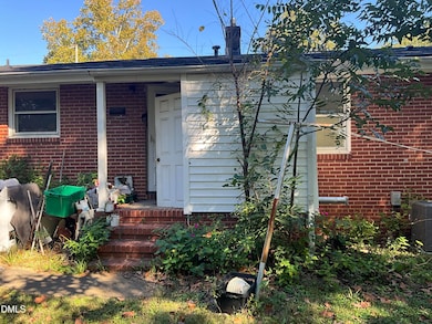 2316 Shannon St, Raleigh, NC 27610 - photo 3