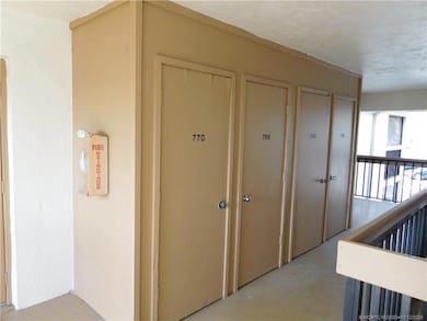 766 NW Fork Rd unit 766, Stuart, FL 34994 - photo 3