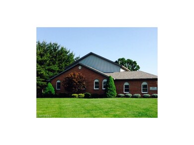 This is the front view of your 10 unit, brick cond