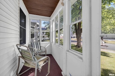 1518 N Main St, Davenport, IA 52803 - photo 3