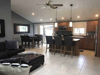 8 Twin Oaks Dr, Brockton, MA 02302 - photo 3