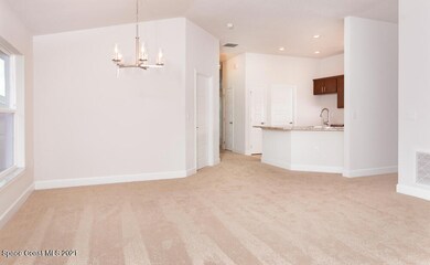 Dining/Kitchen