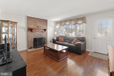 569 Shipley Rd, Linthicum Heights, MD 21090 - photo 3