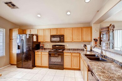 10565 W Pasadena Ave Glendale-large-008-