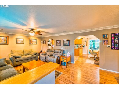 503 St John St, Sutherlin, OR 97479 - photo 6