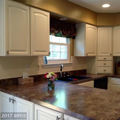 208 Finchingfield Ct, Sterling, VA 20165 - photo 6