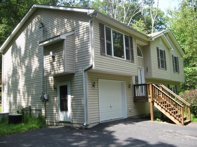 233 Locust Dr, Milford, PA 18337 - photo 3