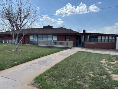 1218 Wilson St, Great Bend, KS 67530 - photo 4