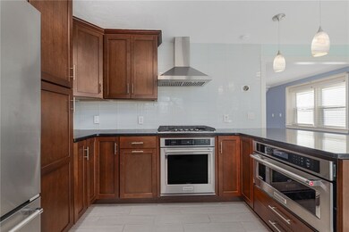 111 Arbor Dr, Providence, RI 02908 - photo 7