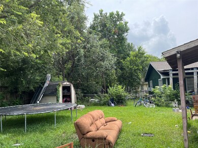 114 De Boll St, Houston, TX 77022 - photo 5