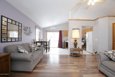 4384 Hickory View Ct, Wayland, MI 49348 - photo 2