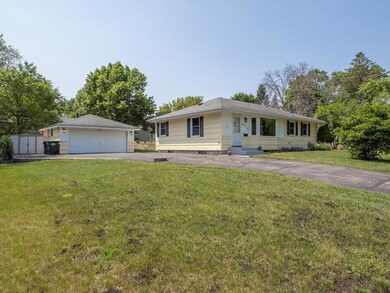 8716 Colfax Ave S, Bloomington, MN 55420 - photo 2