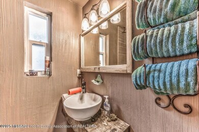 Bathrm2_131 Birch Dr