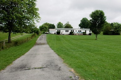 417 Buttermilk Hollow Rd, Bethpage, TN 37022 - photo 2