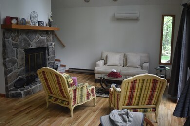 111 Surrey Dr, Hawley, PA 18428 - photo 3