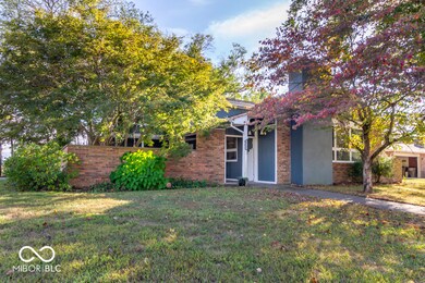 4735 Woodcrest Dr, Columbus, IN 47203 - photo 2